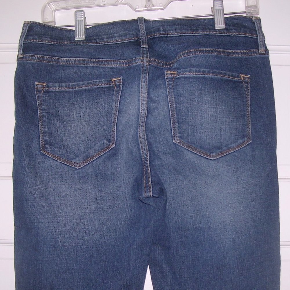 Old Navy Original Mid-Rise JEANS *Boot Cut* - Picture 8 of 11